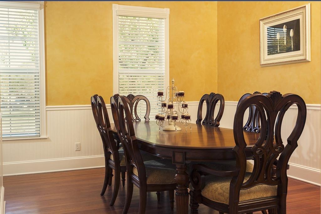 Red Velvet Inn Navasota Екстериор снимка