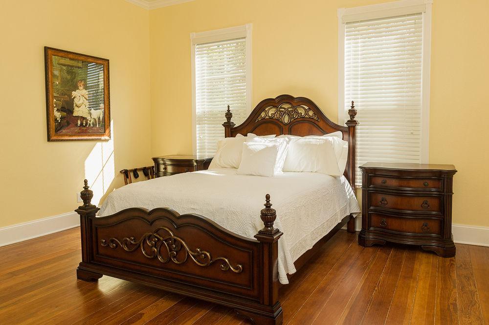 Red Velvet Inn Navasota Екстериор снимка